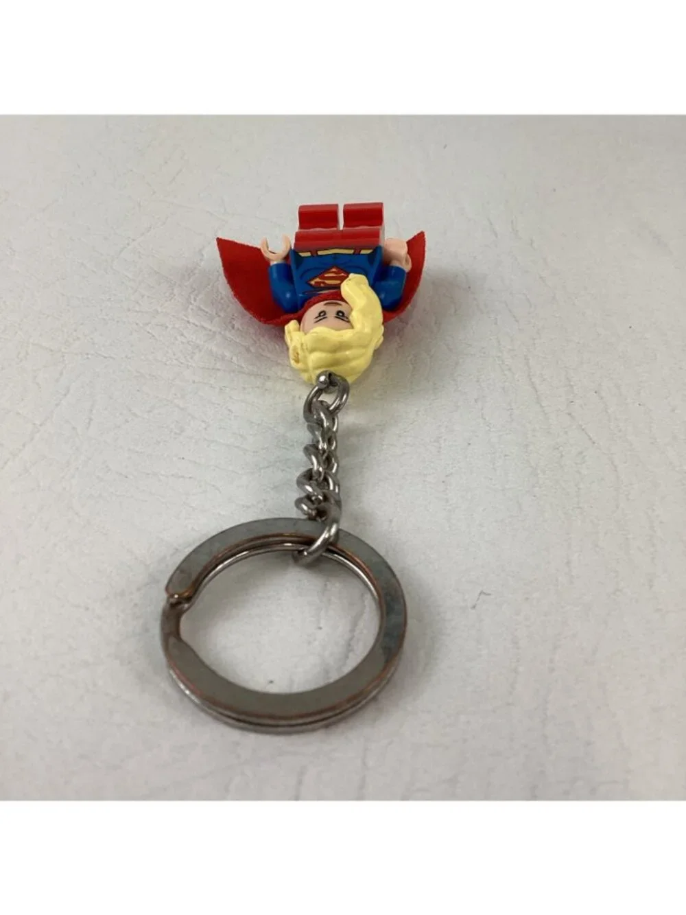 Lego DC Comics Super Hero Supergirl Keychain Minifigure Poseable Dangler Cape